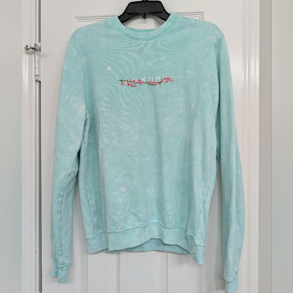 Blind Rooster Mint Green Asian Embroidered Crewneck Sweatshirt Size Medium